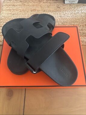 Black Leather sandals 38